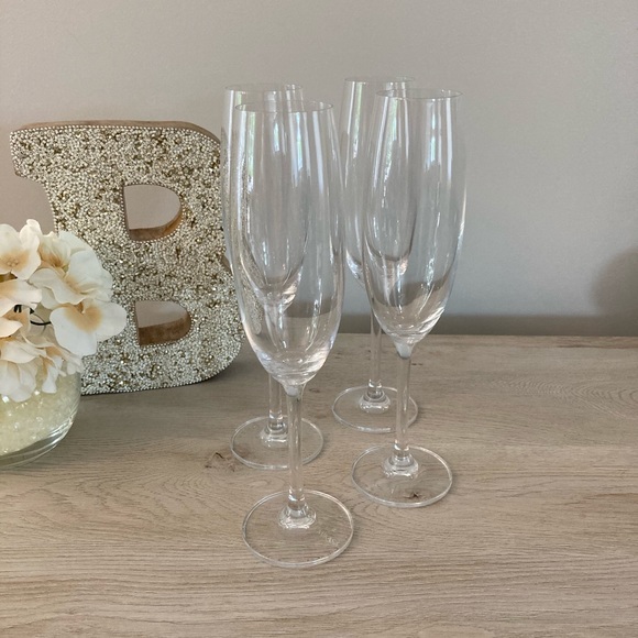 Other - Host pick💕 New Mikasa Julie champagne flutes